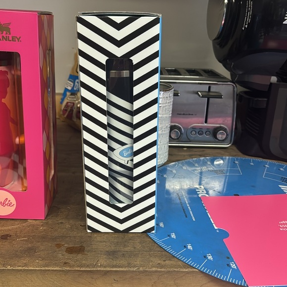 Stanley Barbie limited edition - Picture 2 of 5